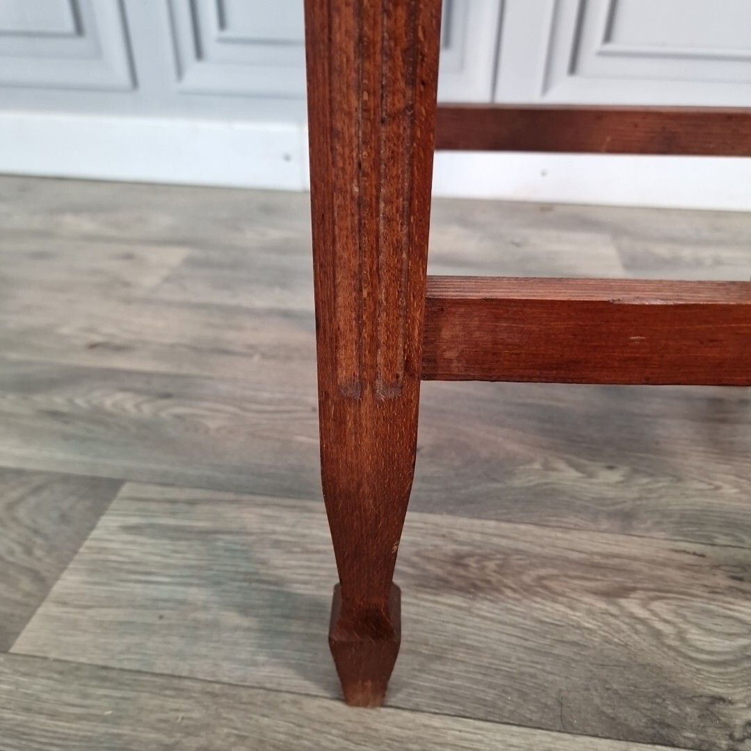 photo vintage Antique Hall Side Table Solid Oak Occasional Shaped Top Scalloped Edge Wooden