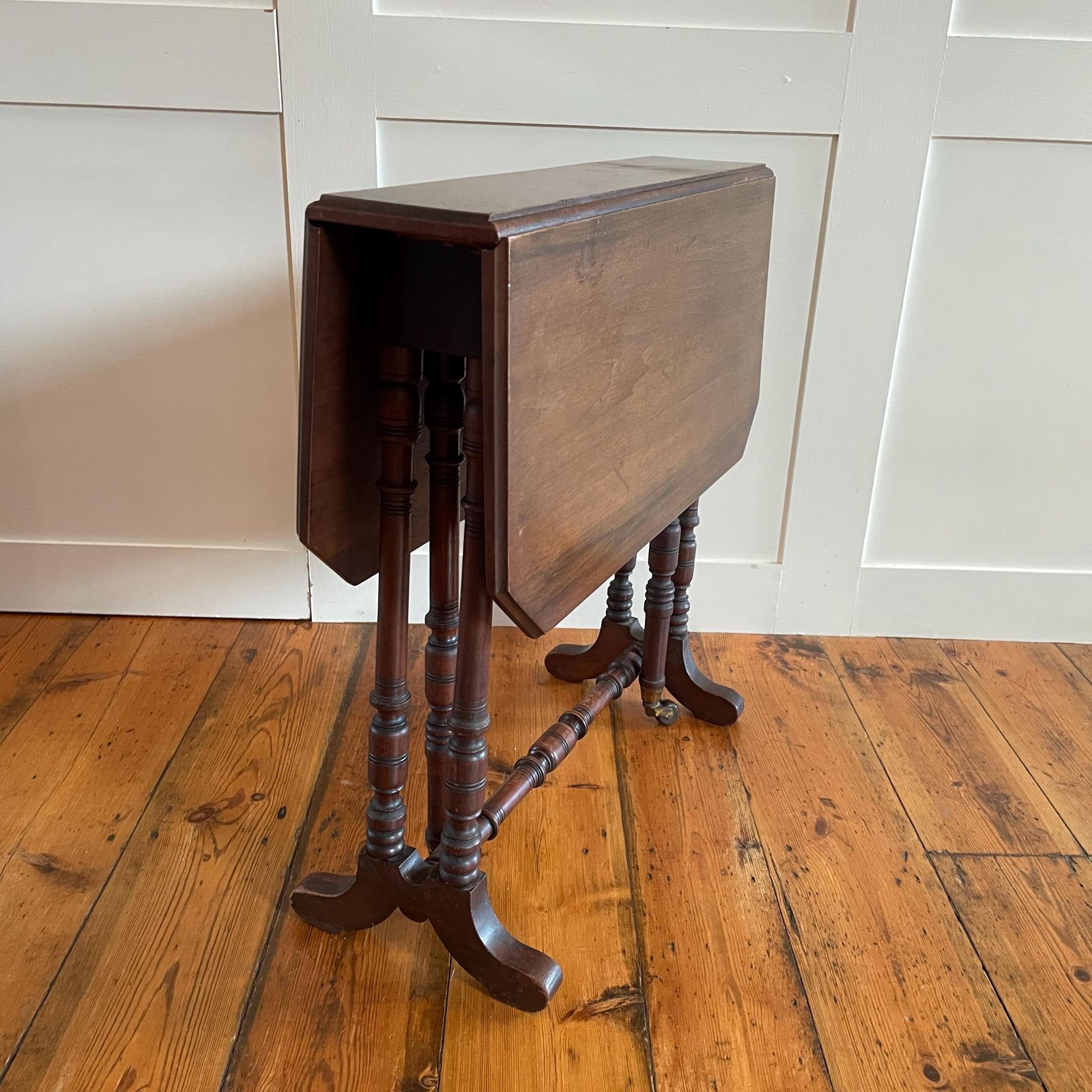 Antique Mahogany Gateleg Drop Leaf Table Turned Legs Side End Table English Vintage Solid Wood Folding Accent photo vinterior