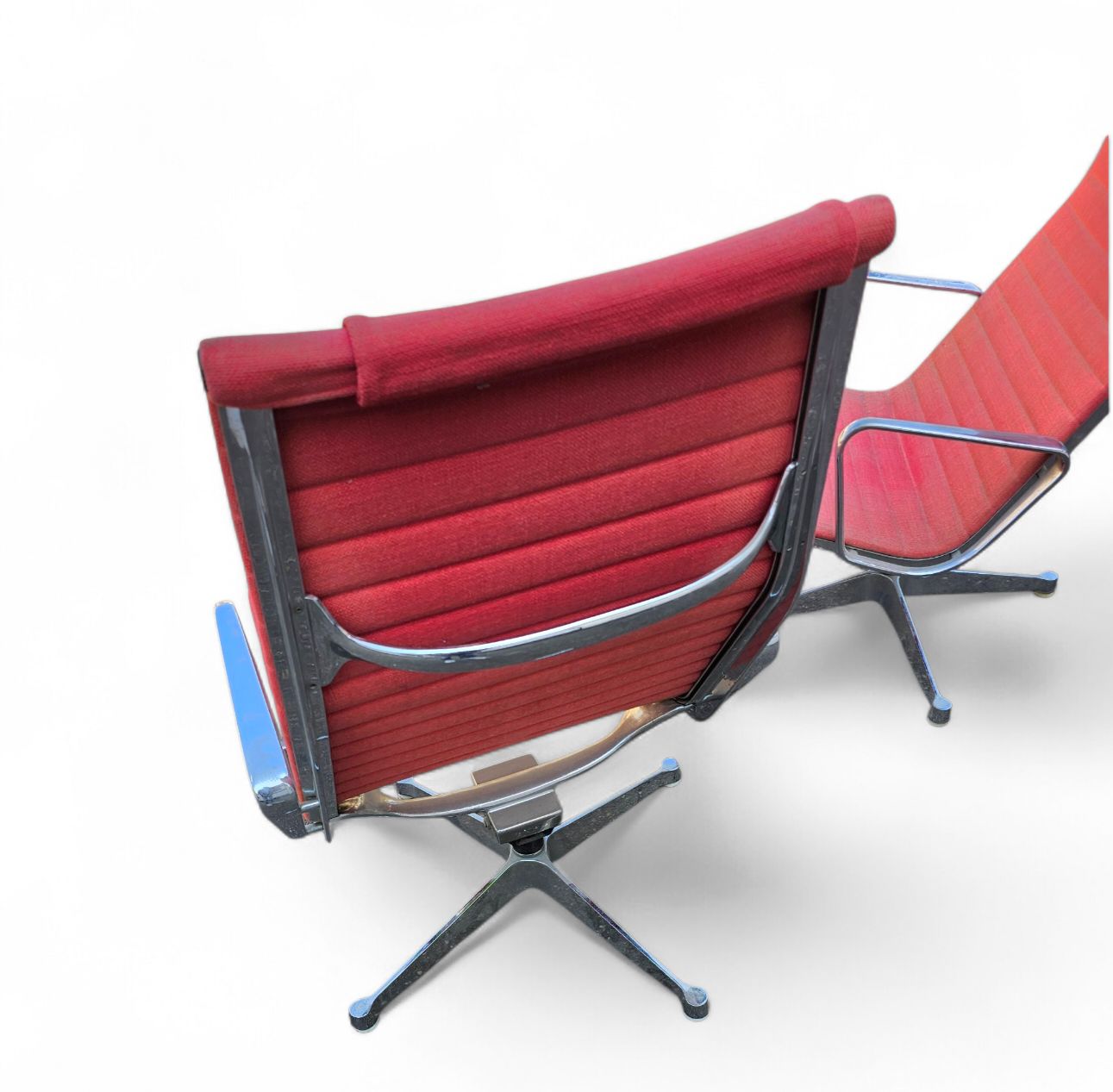 2 X Early Edition Ea 124 Aluminum Swivel Armchair By Charles & Ray Eames Herman Miller / Tilt Mechanism photo for sale
