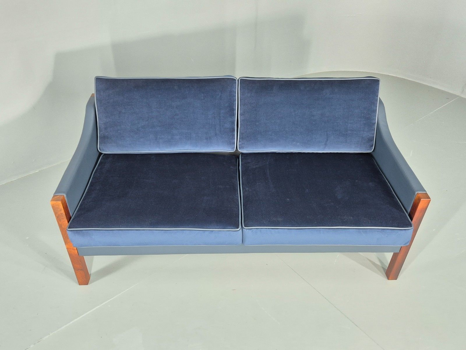 Vntage 2 Seater Sofa Danish Erik Jorgensen New Leather Upholstery  Eb11927 M2ss photo vinterior