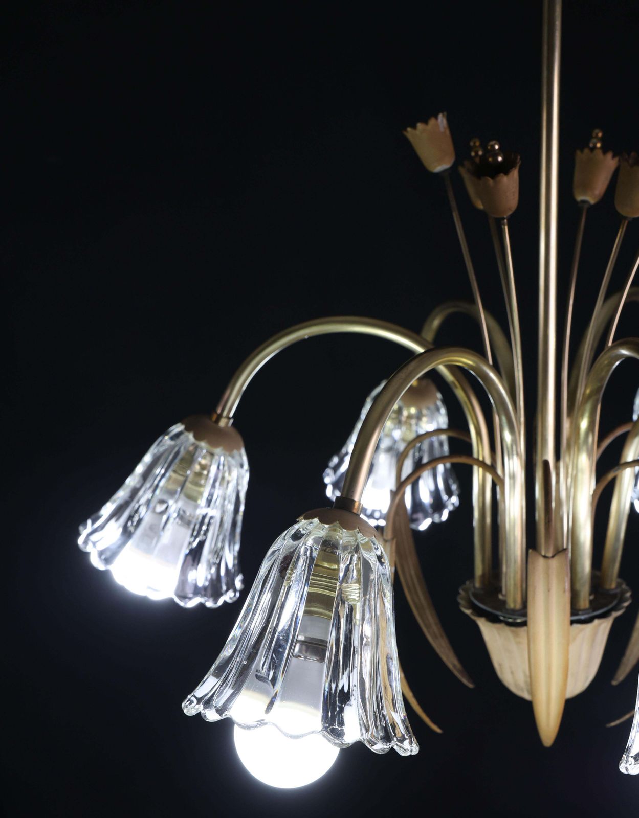 Art Decò Murano Glass And Brass Chandelier, 6 Light, 1950 photo vinterior