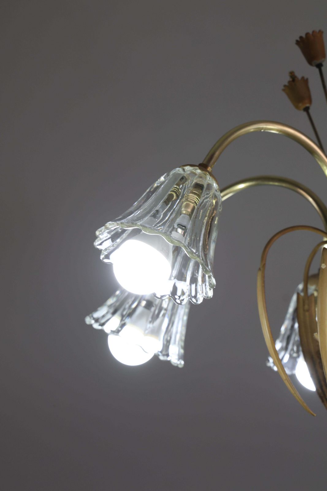 photo vinterior Art Decò Murano Glass And Brass Chandelier, 6 Light, 1950