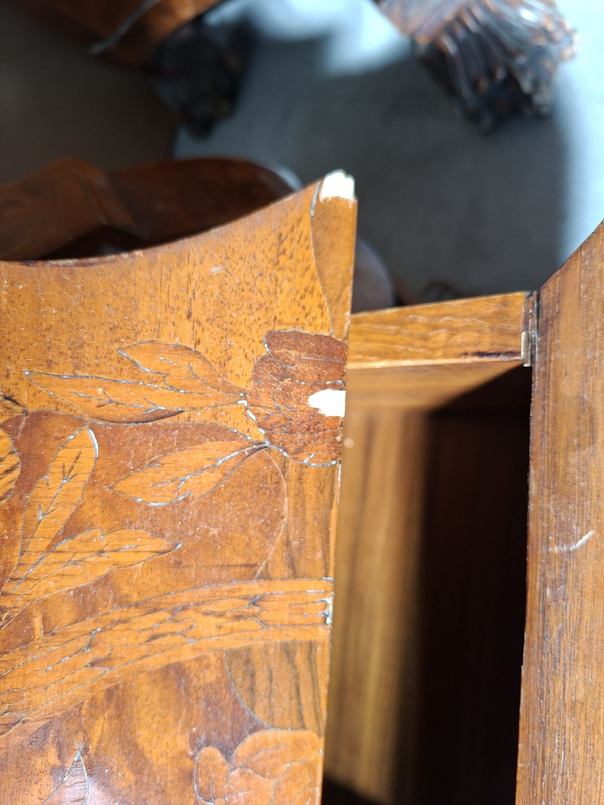Trittico Barocco Olandese Anni '20 – Ribalta E Coppia Comodini Intarsiati photo Furniture
