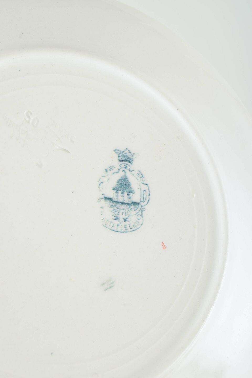 Gustavsberg "Wexiö". Vijf lunchborden in faience met gedrukt decor. photo Woonaccessoires