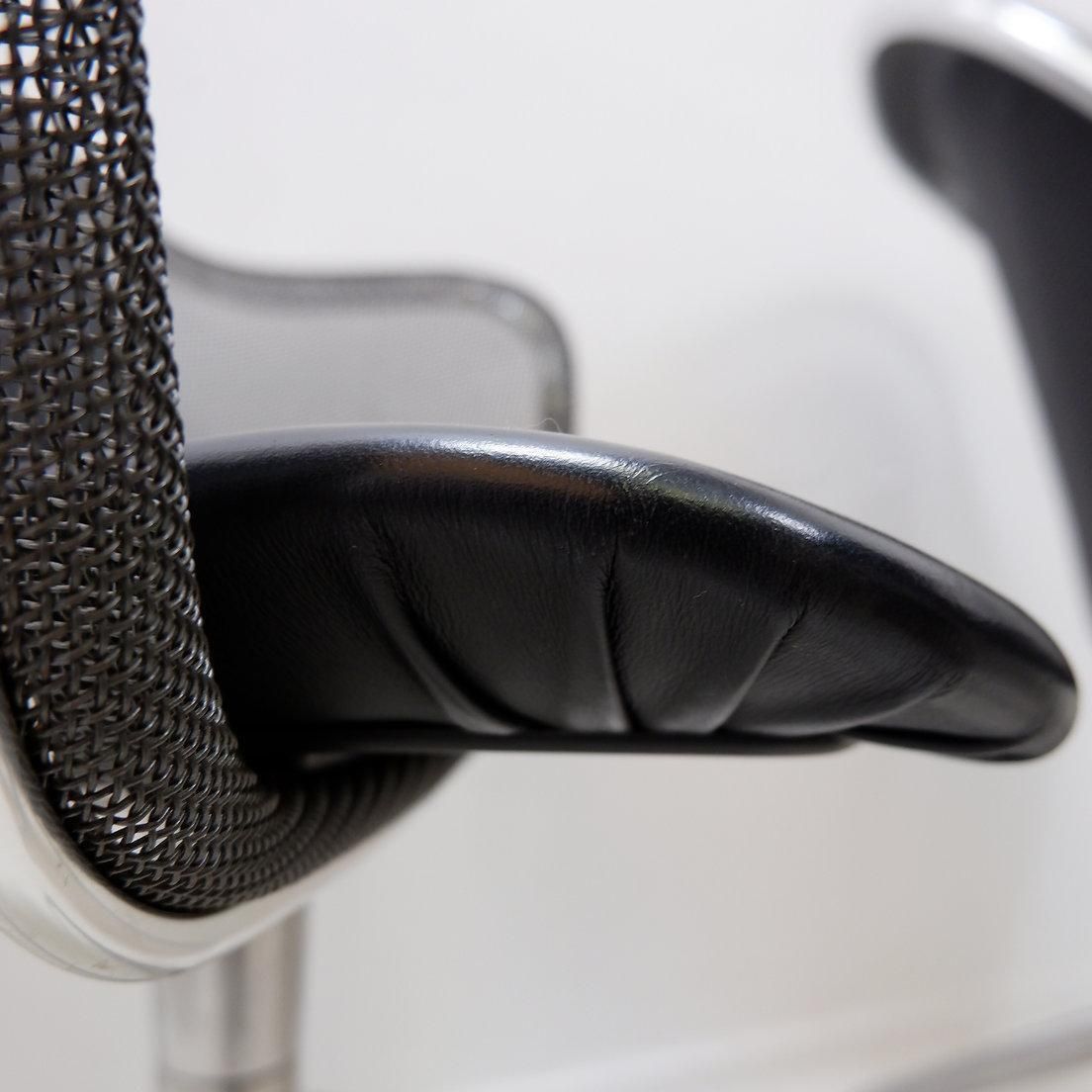 photo for sale Set Of 4 "Iuta" Swivel Armchair By Antonio Citterio For B&B Italia