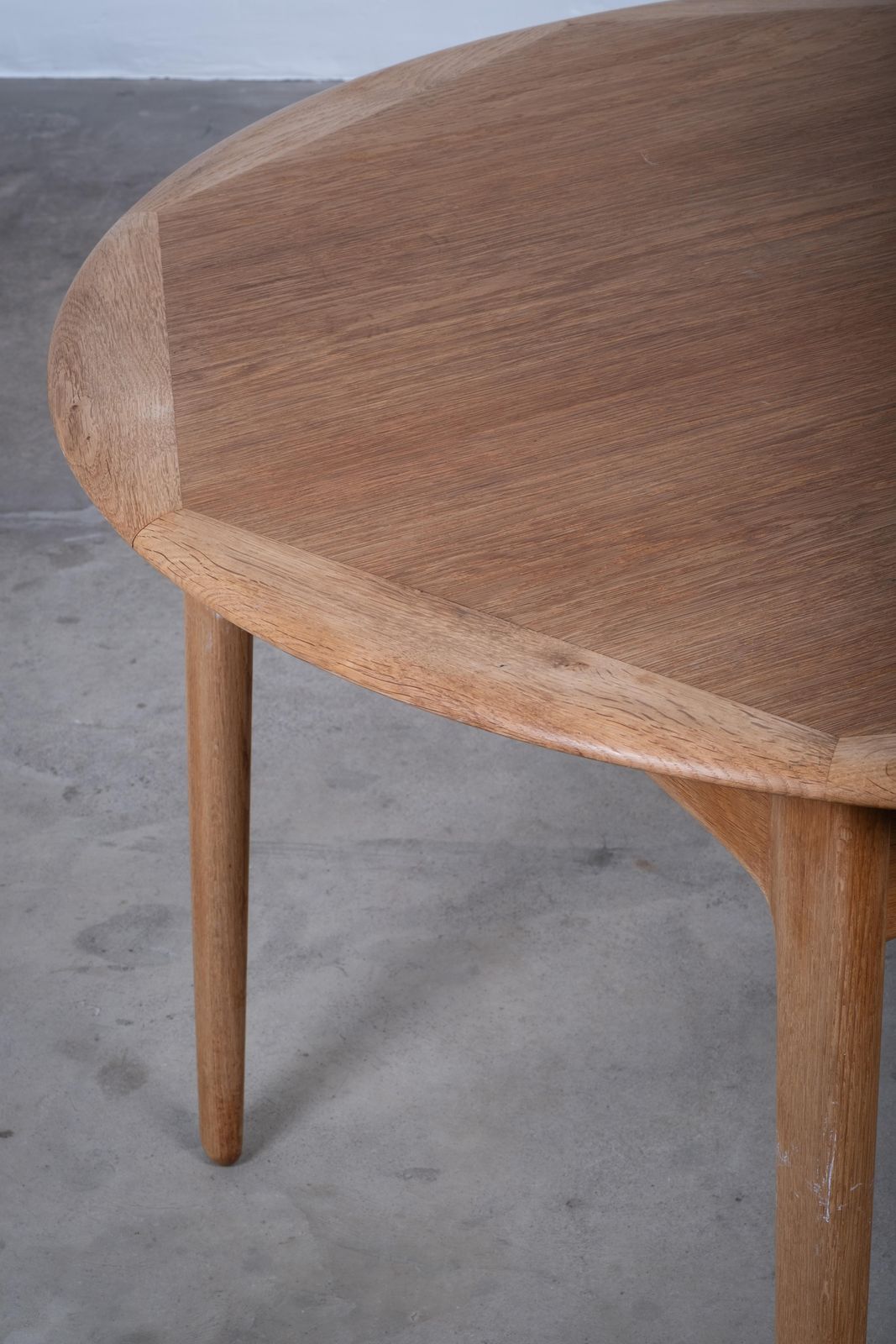 Round Oak Dining Table By Svend Aage Madsen For K. Knudsen, Denmark, 1960s photo for sale