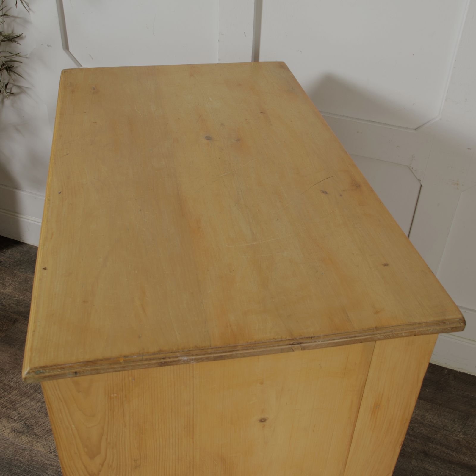 photo furniture Victorian Stripped Pine Chest Of Drawers