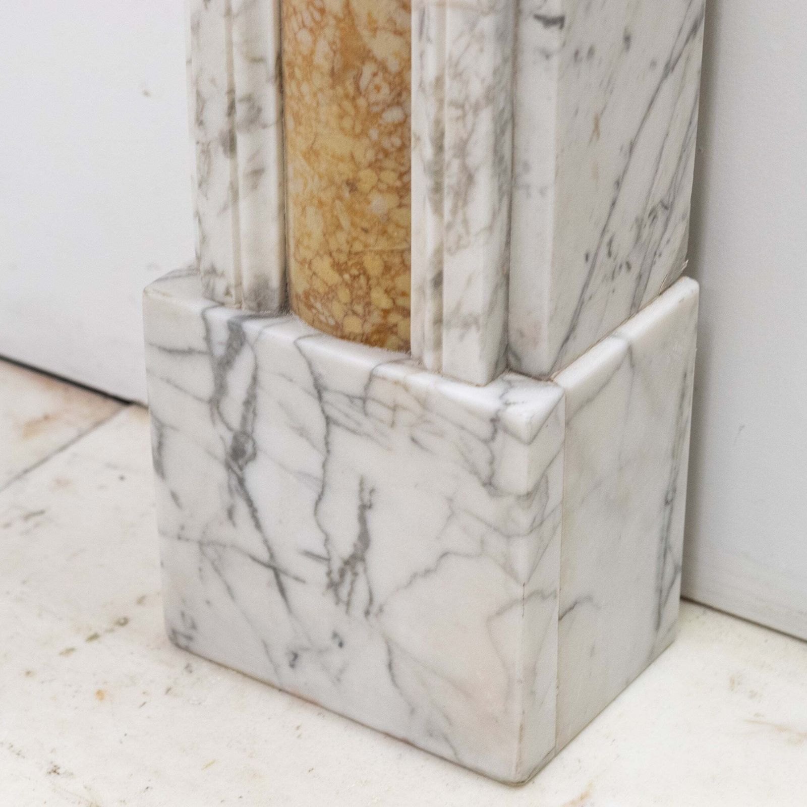 photo vintage Regency Carrara Marble Fireplace Surround With Brocatelle Inlay