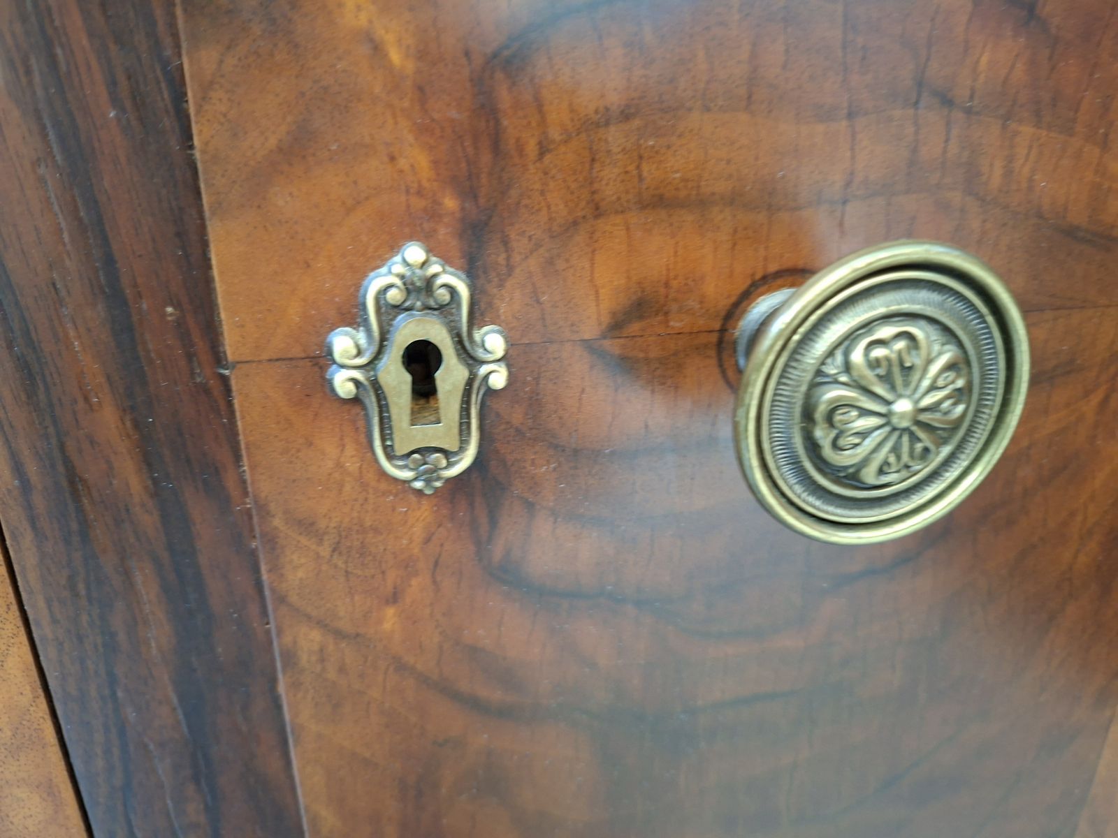 Esclusiva Coppia Di Credenze Art Deco Anni '30 In Radica photo Furniture