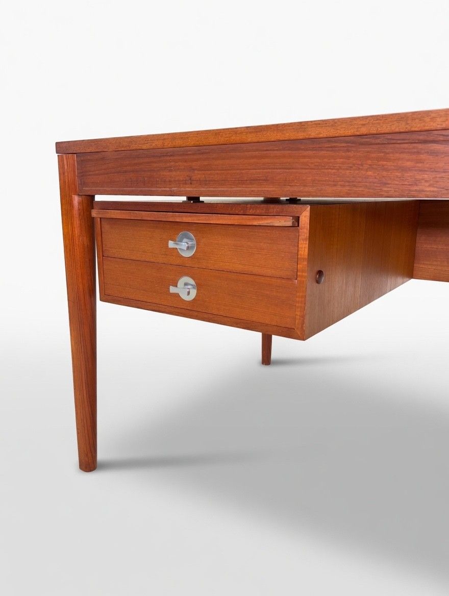 photo for sale Diplomat Desk By Finn Juhl For France & Søn / France & Daverkos