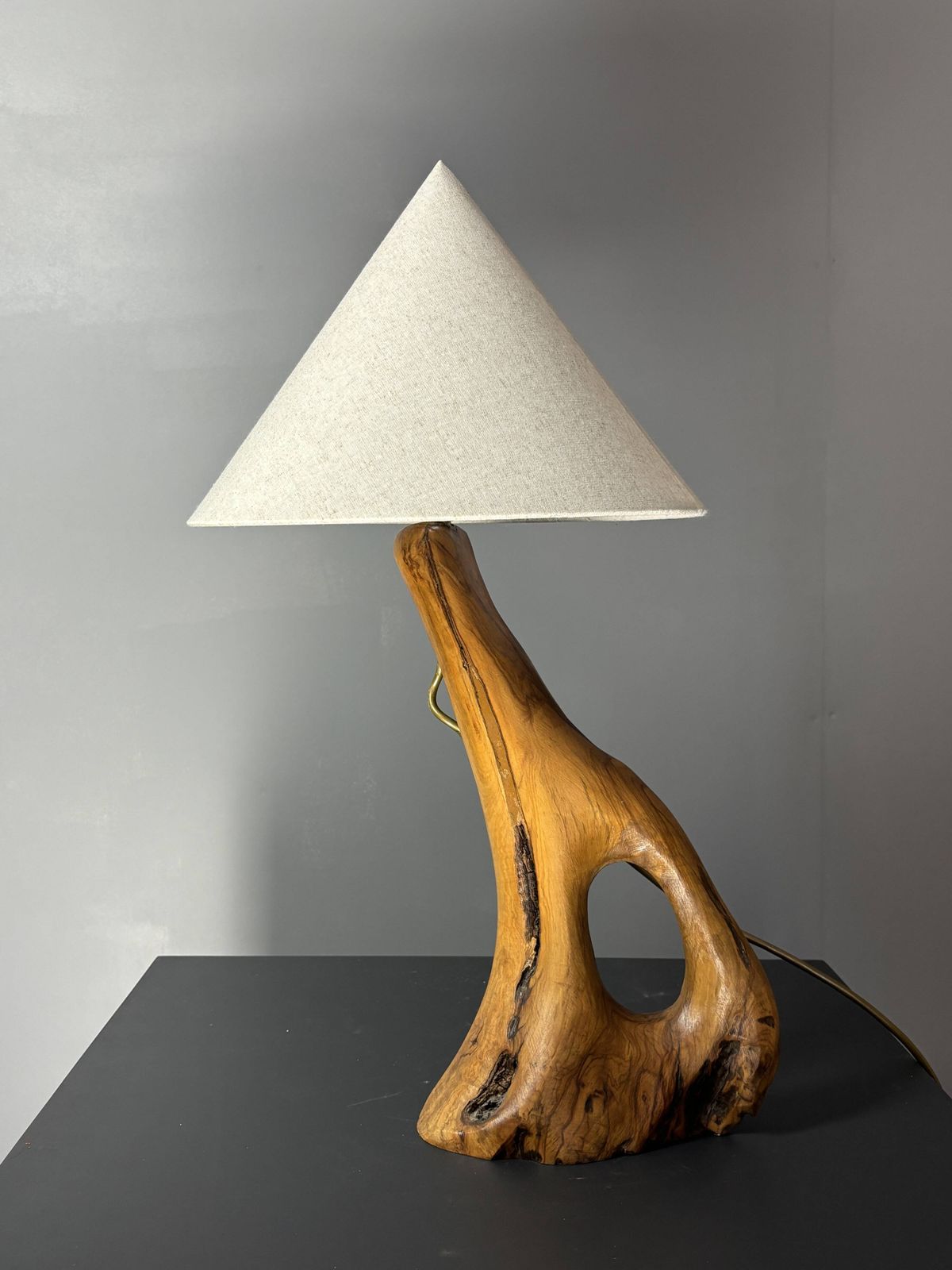 photo buy Lampe de table mid-century brutaliste en bois d'olivier, années 1950