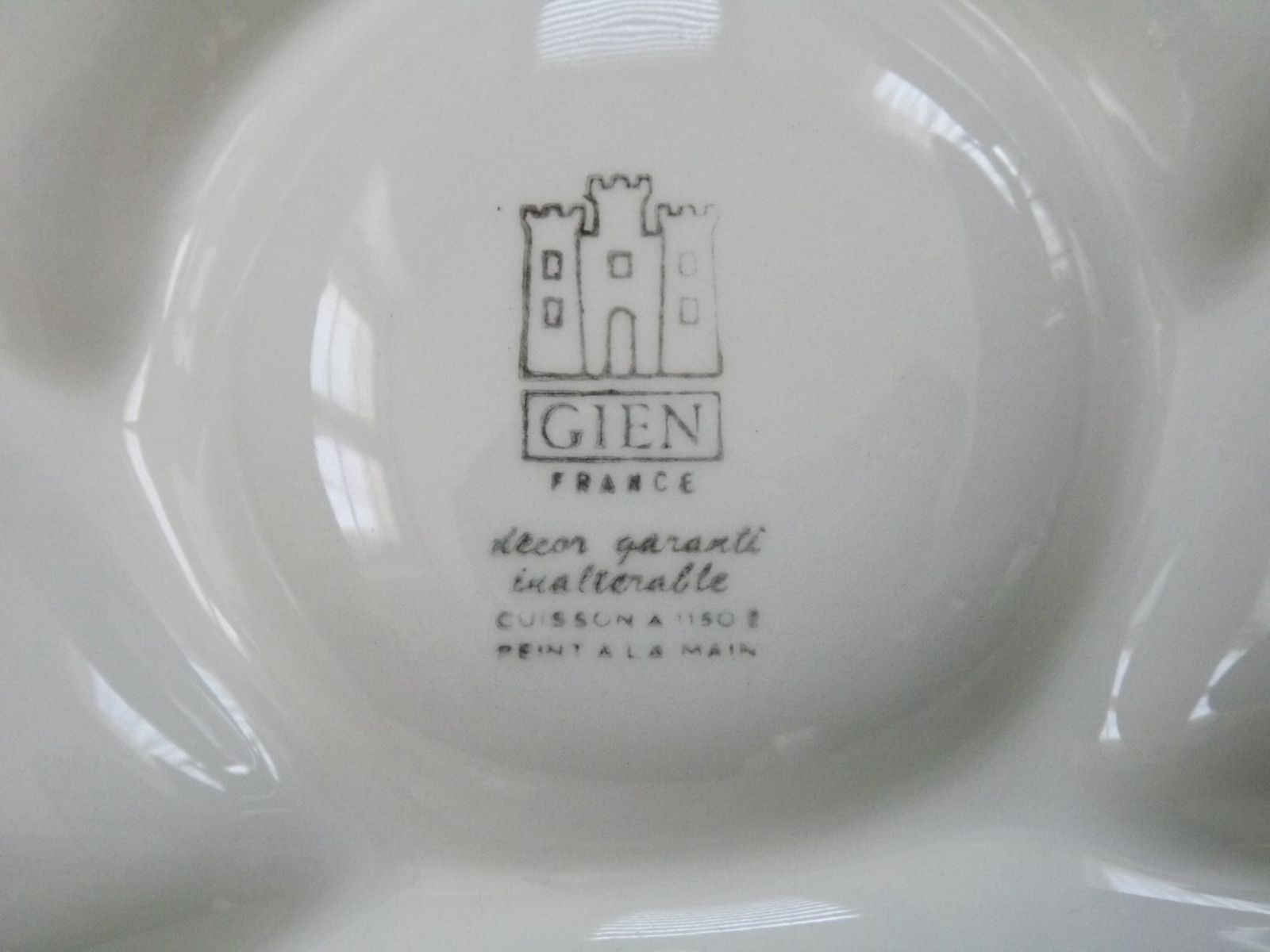 photo vintage Set Of 6 Vintage 1970s French Porcelain Gien Hand Painted Fondue Plates 5821