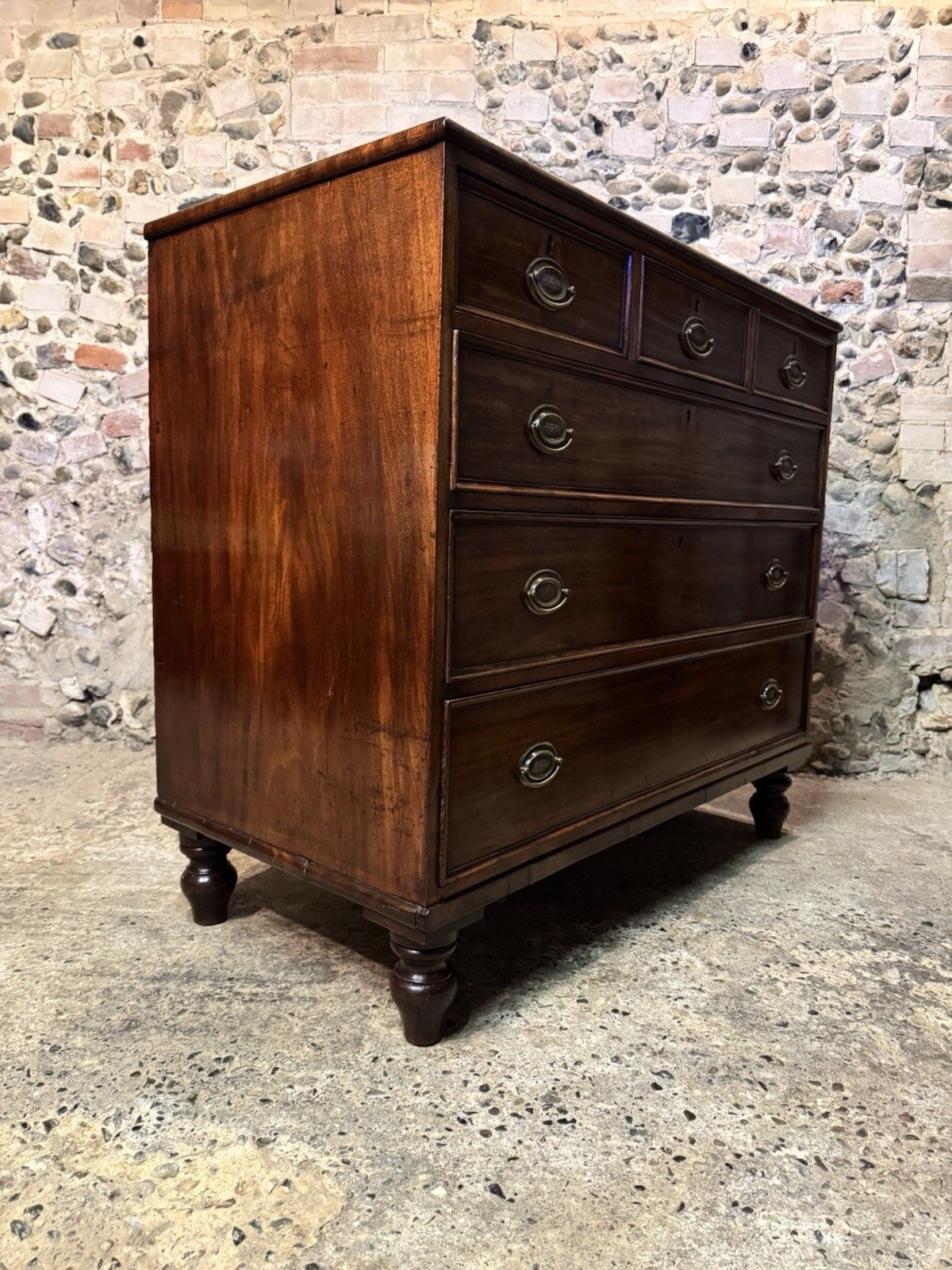 photo vintage 🚛 Large Antique / Georgian Mahogany Chest Of Drawers