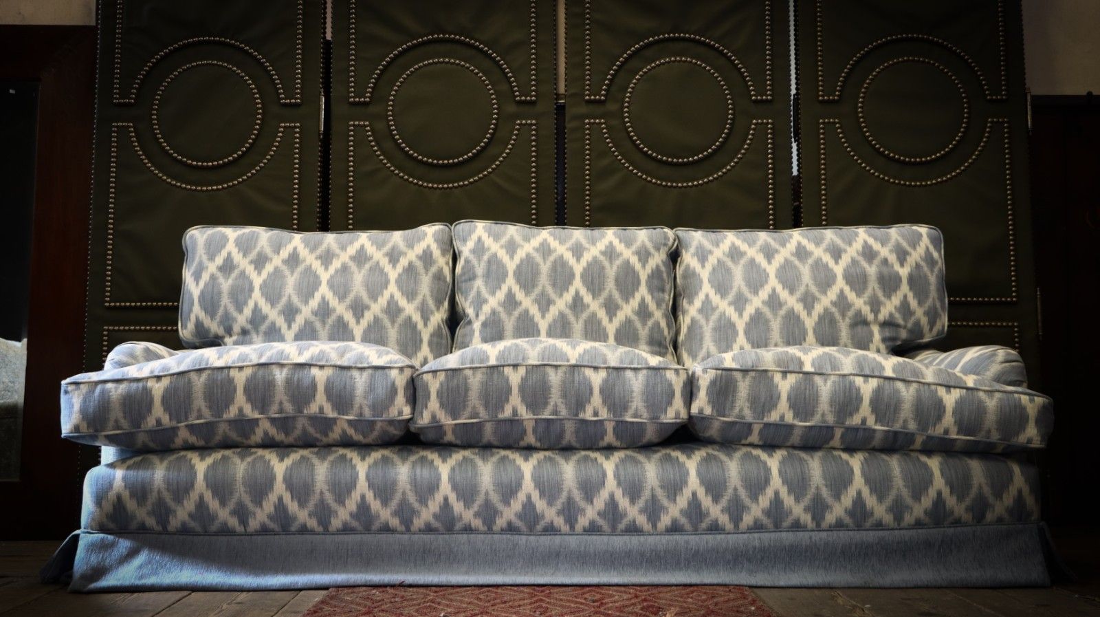 Peter Dudgeon 3 Seater Connaught Grand Sofa Jane Churchill Fontane Blue Linen 🚚 photo vinterior