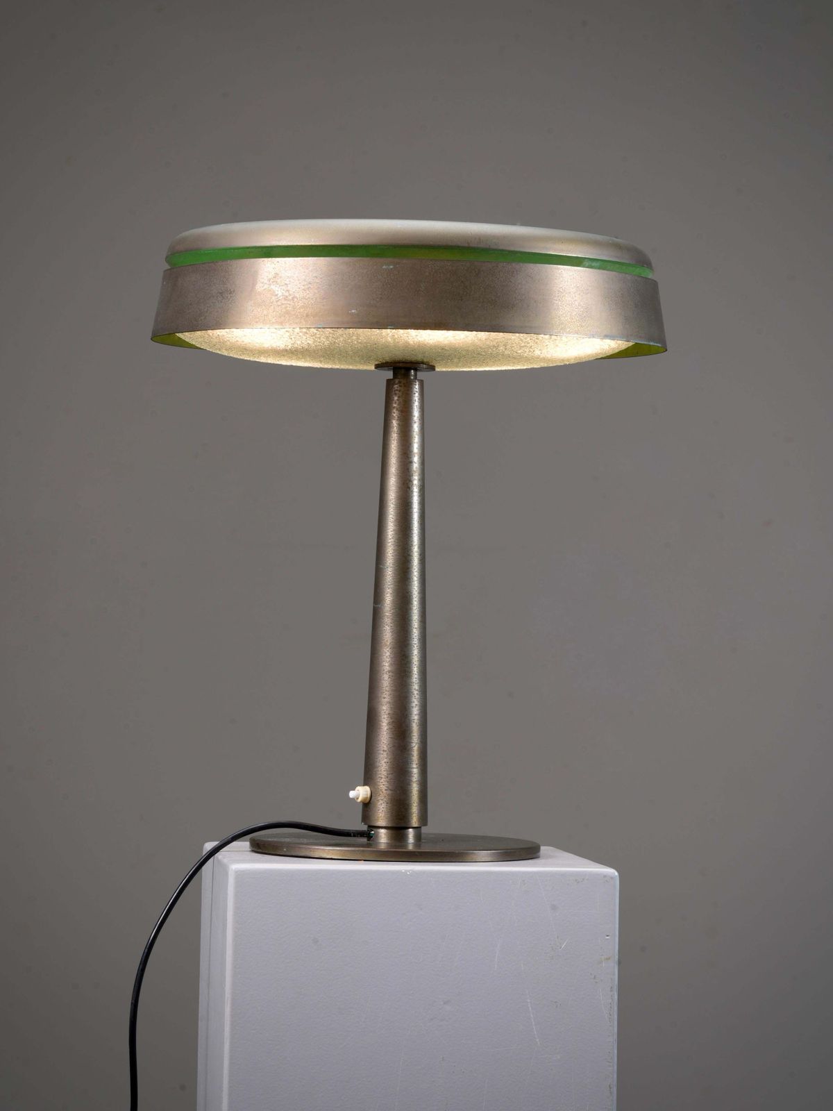 photo furniture Max Ingrand Tafellamp #2278 Voor Fontana Arte, Italië, 1960