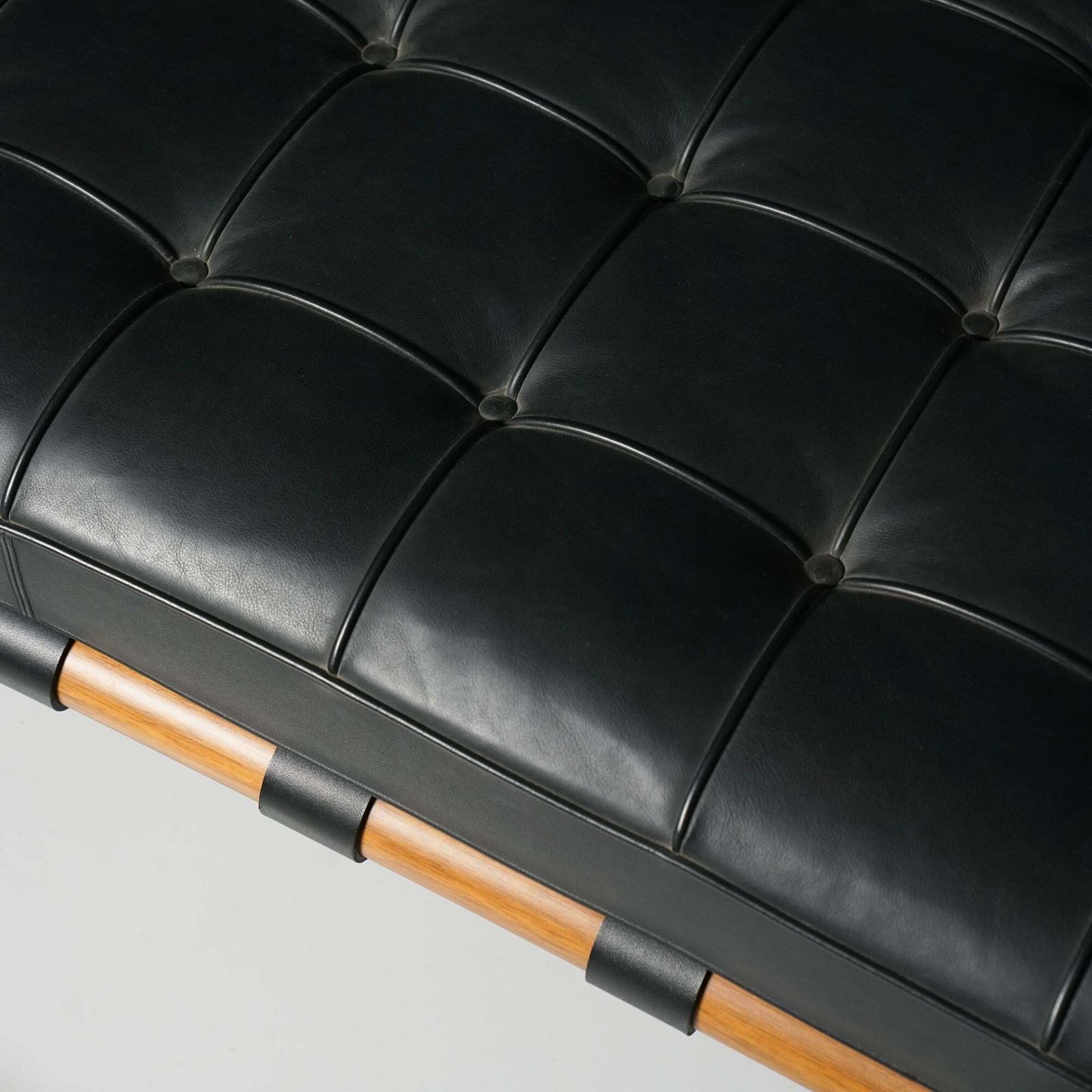 Bacelona Daybed, Ludwig Mies Van Der Rohe, Knoll, Early 2000s photo vintage