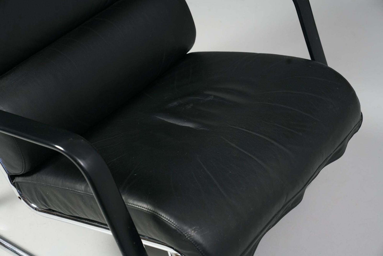 Model Remmi Armchair, Yrjö Kukkapuro, Late 20th Century photo Furniture