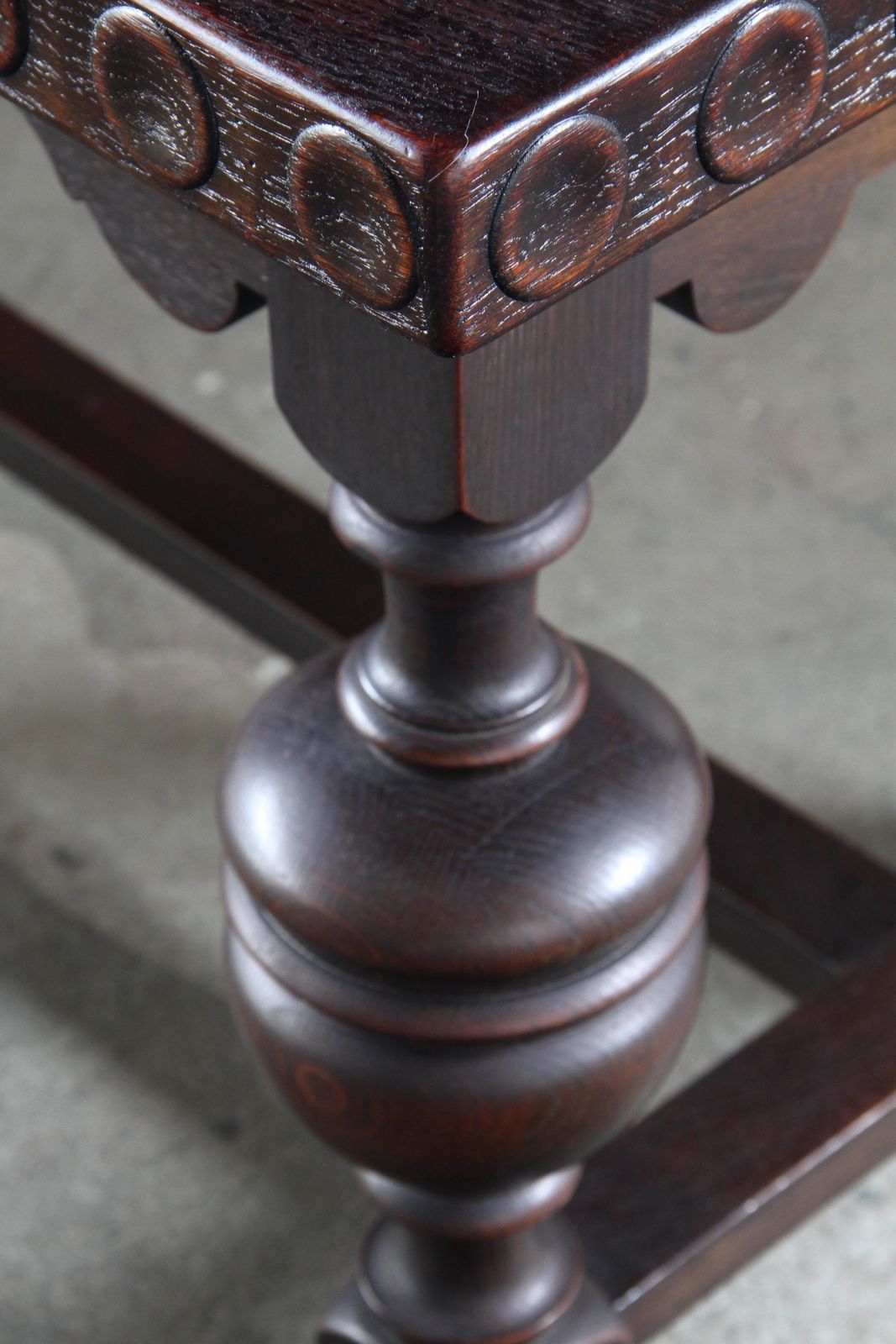 photo vintage Vintage Renaissance Revival Dark Oak Coffee Table, 1900s.