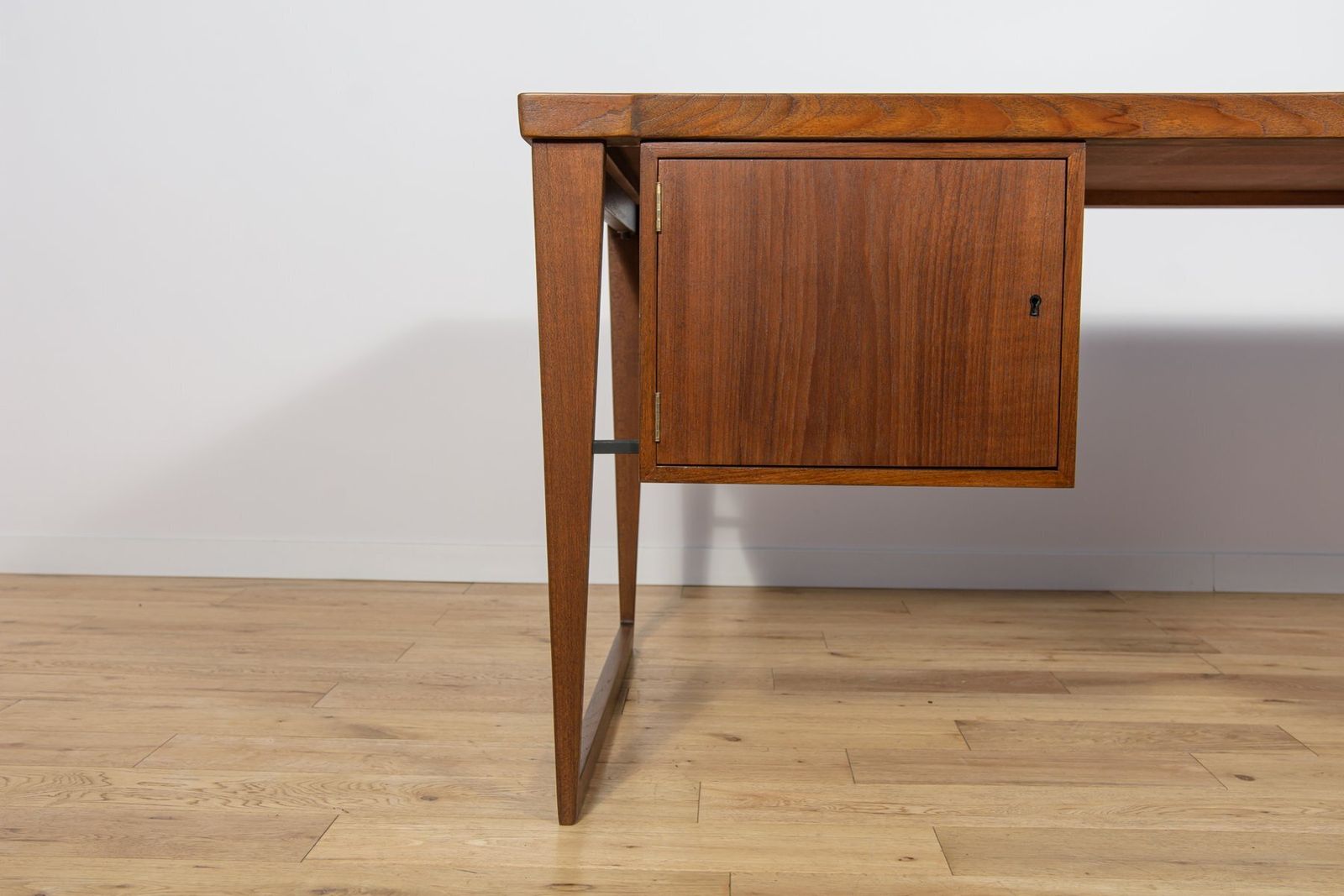 Model 70 Desk In Teak By Kai Kristiansen For Feldballes Møbelfabrik, Denmark, 1960s photo vintage