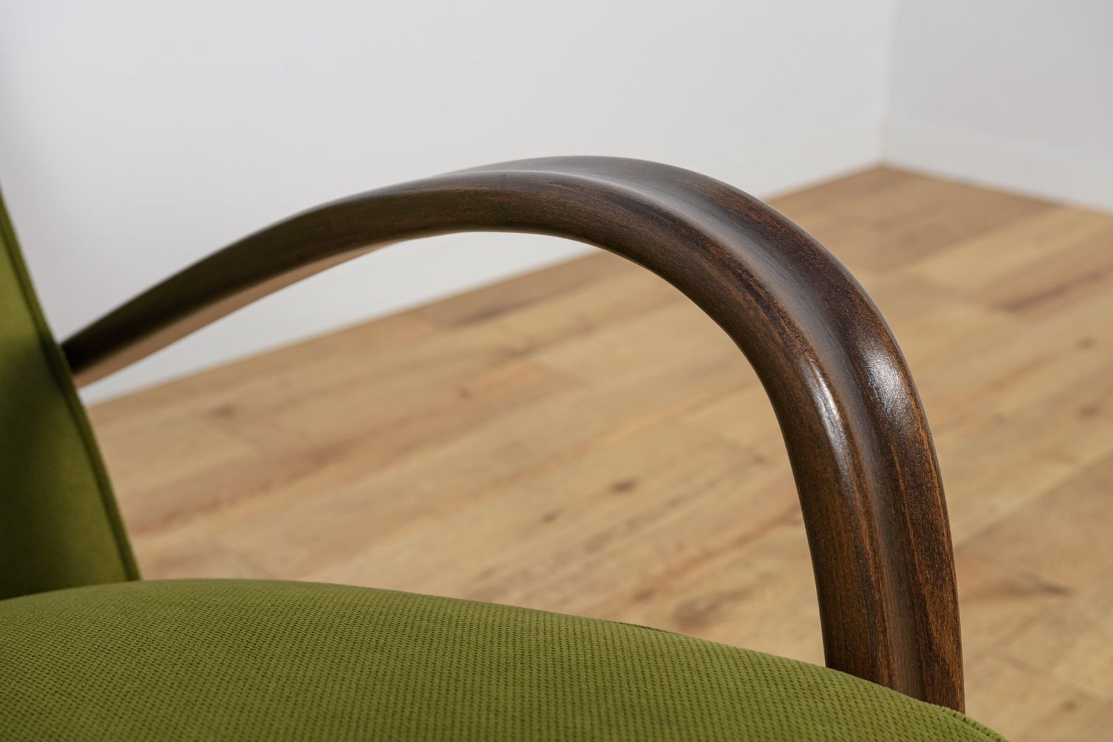 photo furniture Model H 269 Lounge Chair By Jindřich Halabala For Up Závody, 1930s