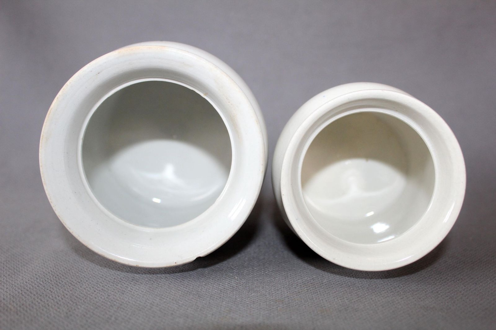 91.0 Set Of 2 Antique England Edwardian Banded White Ironstone Ceramic Storage Jars, Baking Powder, Sultanas George Jones And Sons Staffordshire photo