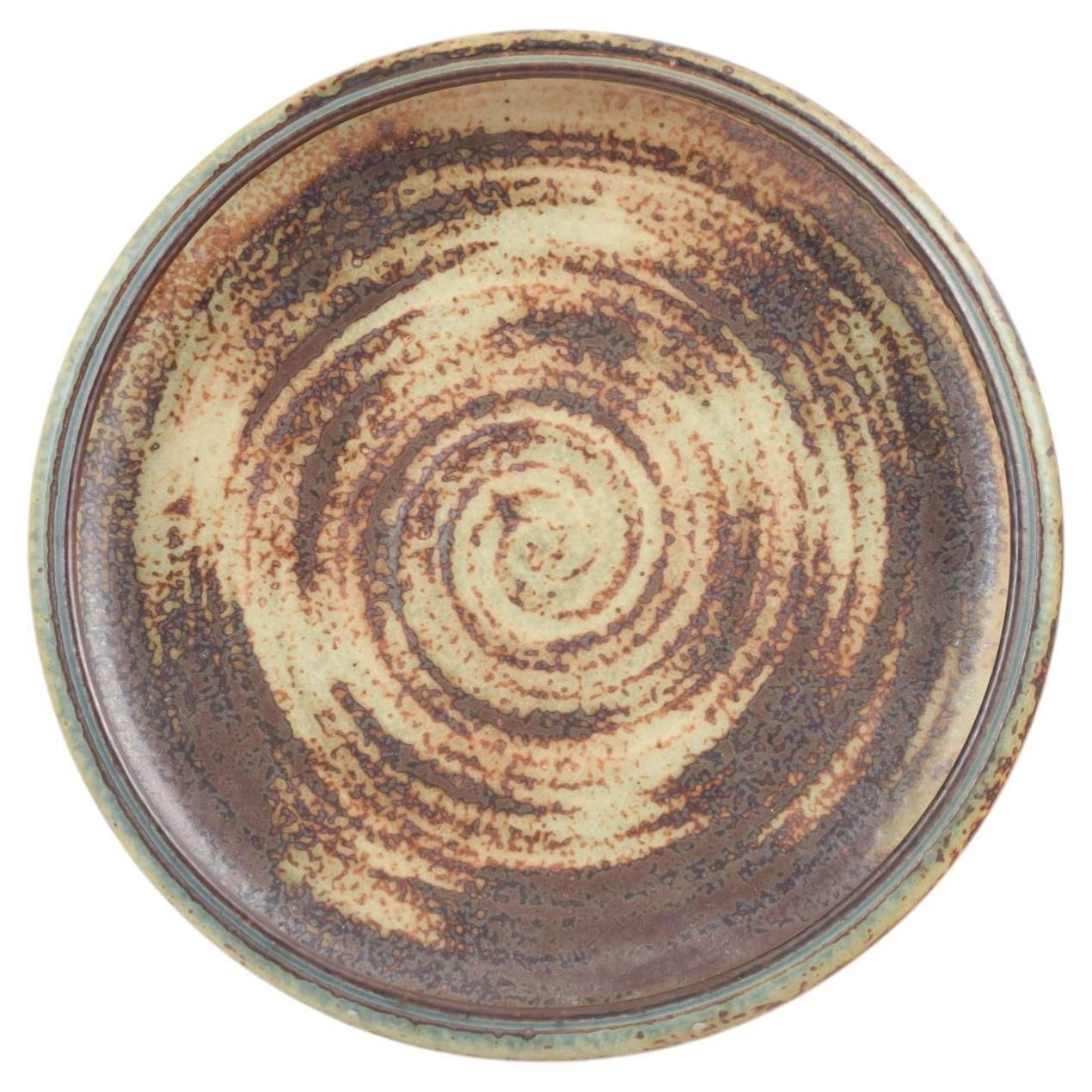 Grand bol en grès Carl Halier pour Royal Copenhagen au motif concentrique.
