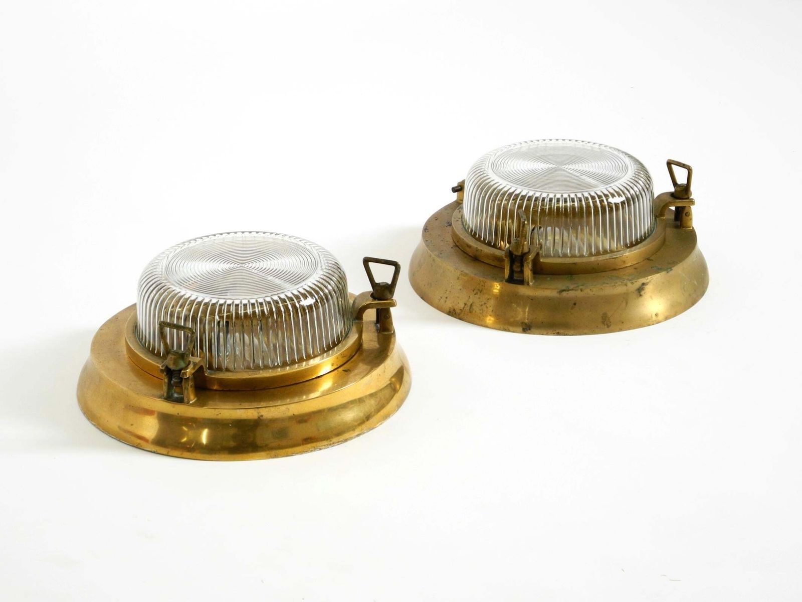 A Pair Of Large, Heavy 1950s Maritime Ship Wall Lamps Made Of Brass And Glass photo vintage