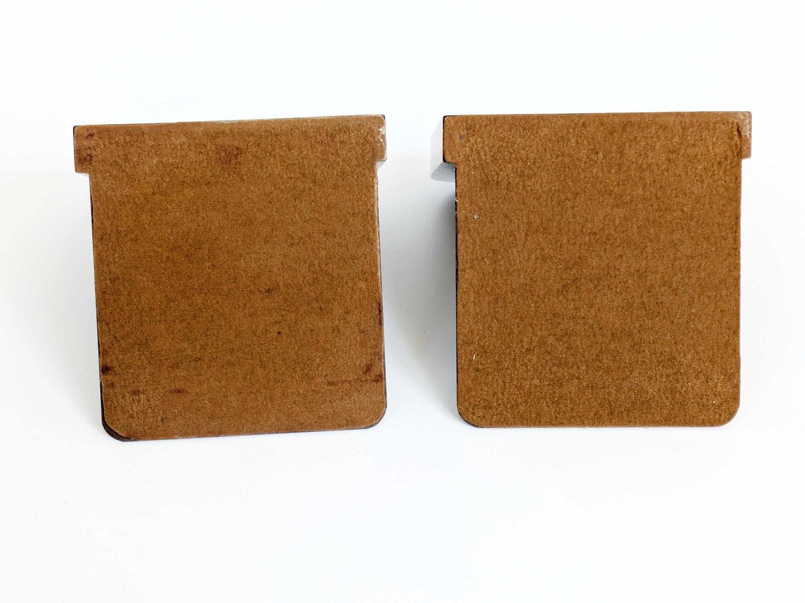 photo vintage Pair Of Vintage Wood Bookends, 1970s Midcentury Floral Design Library Shelf Decor