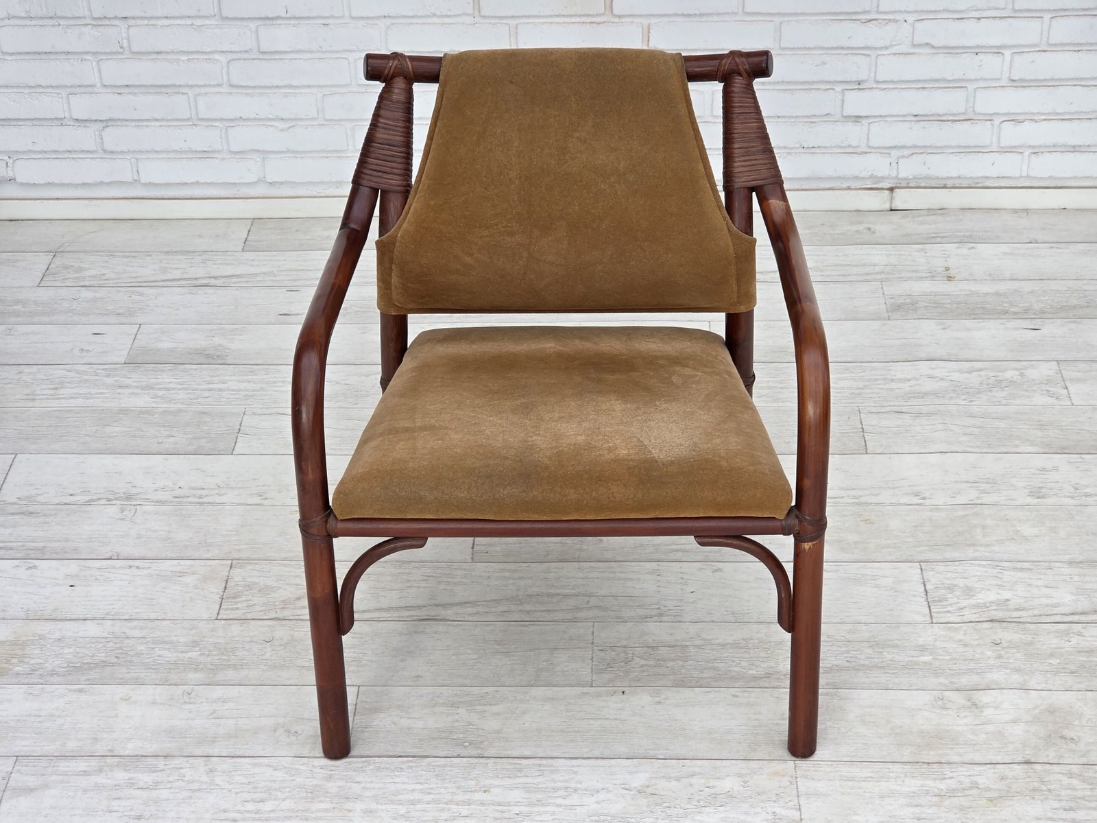 photo furniture 1970s, Danish Coffee Armchairs Set, Rattan, Nubuck Fabric.