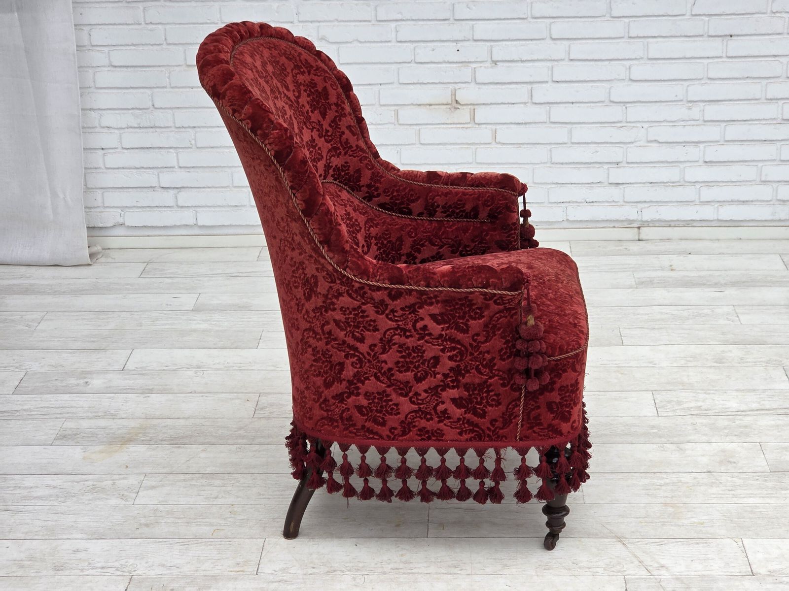950.0 Ca. Jaren 1950, Deense Fauteuil Met Hoge Rug, Meubelvelours, Beukenhouten Poten. photo