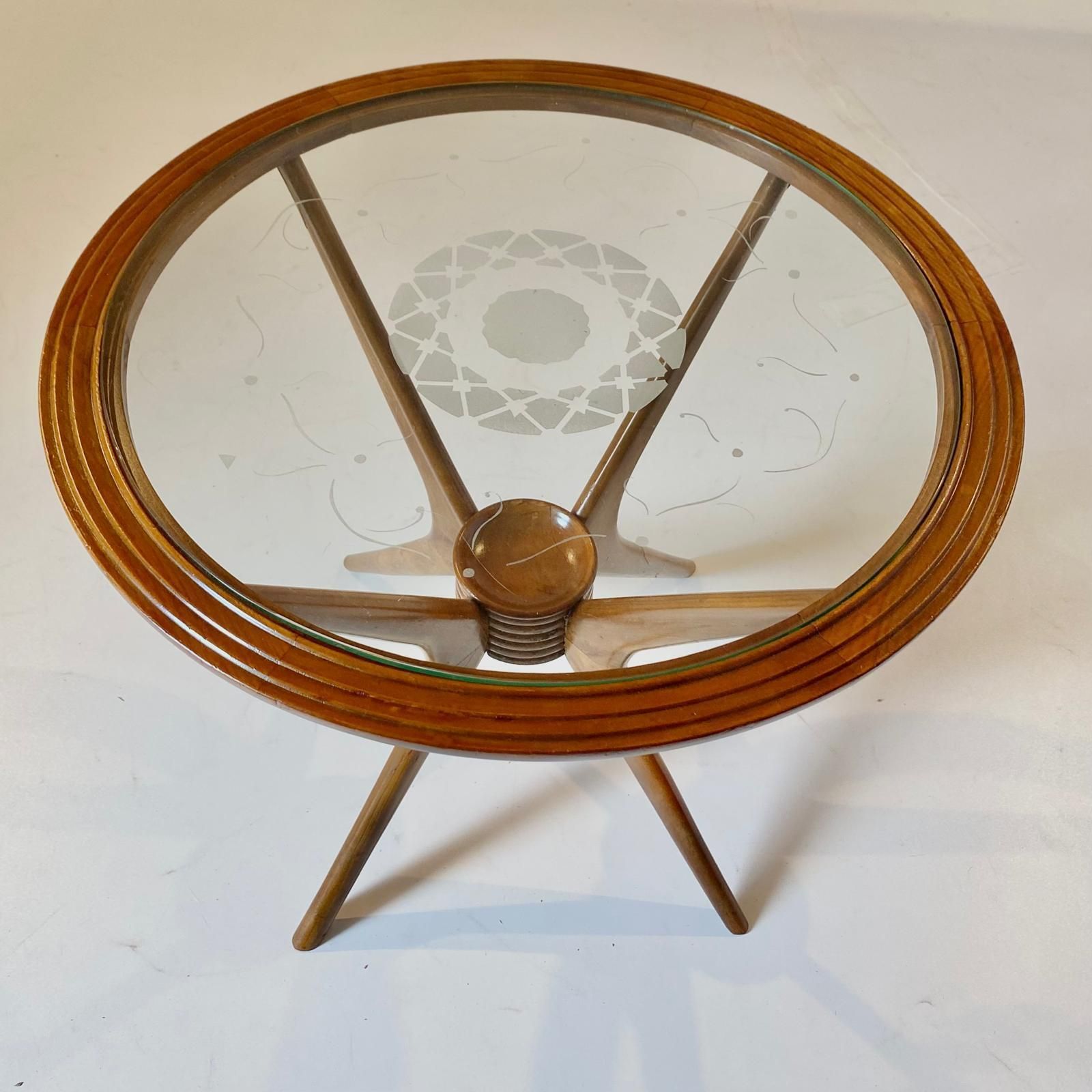 Modernist Round Wood Coffee Tabe With Spider Legs, Italy In The Style Fo Paolo Buffa. photo for sale