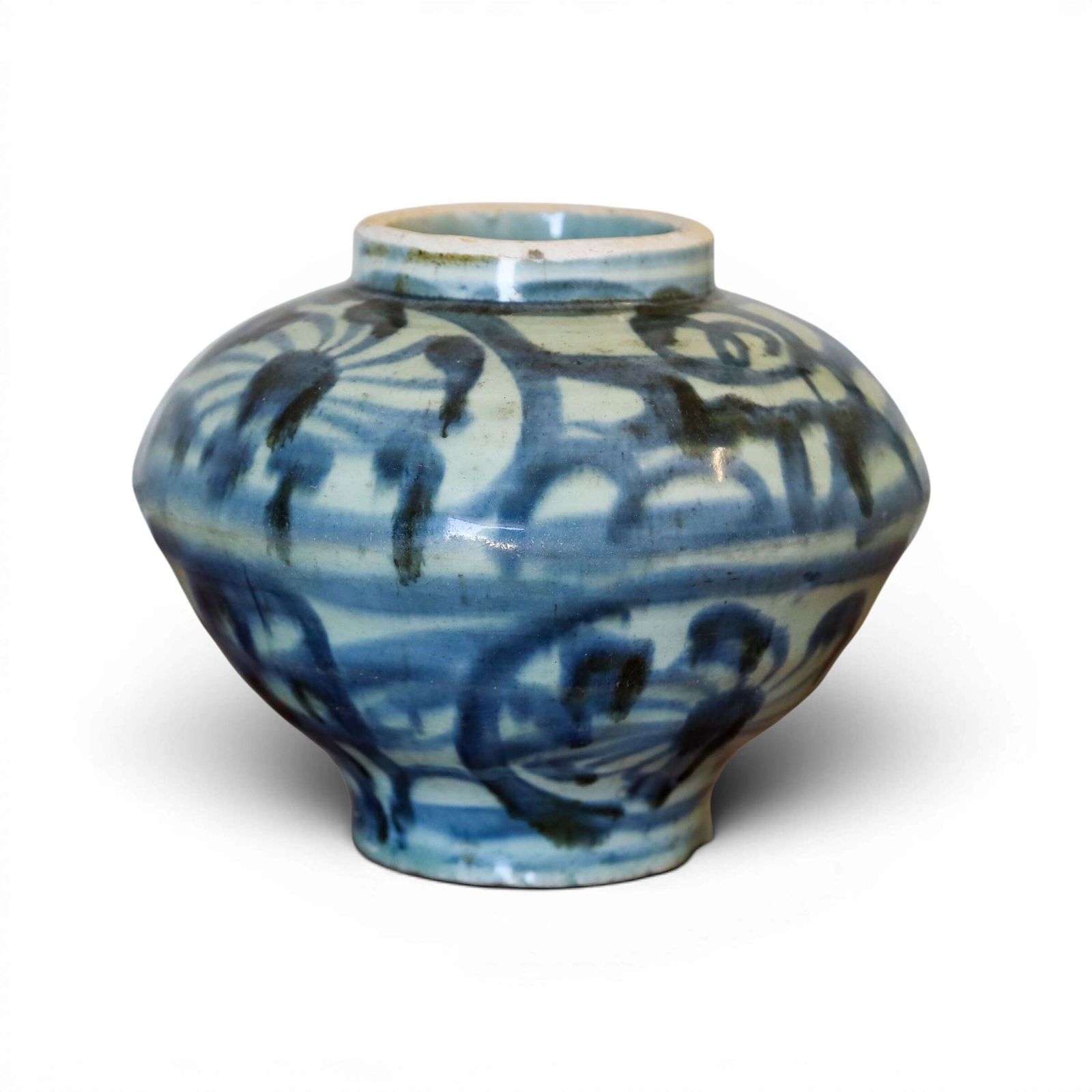 Ming Dynasty Swatow/Zhangzhou Blue & White Porcelain Vase, 16th 17th Century