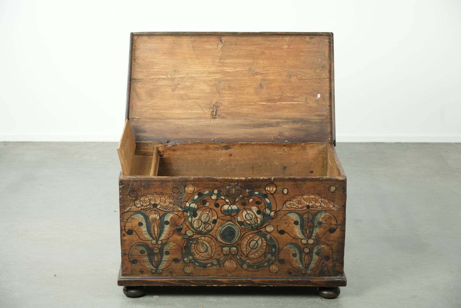 Subtle And Decorative Hand Painted Antique Austrian Bridal Chest With Character photo Furniture