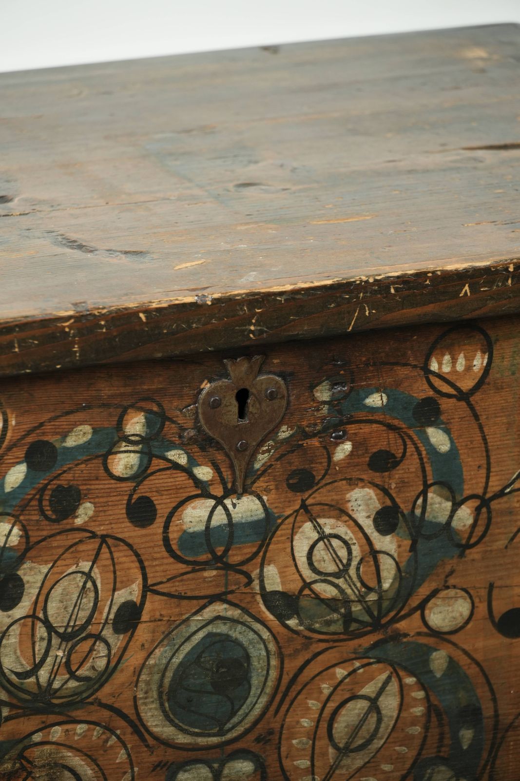 362.0 Subtle And Decorative Hand Painted Antique Austrian Bridal Chest With Character photo