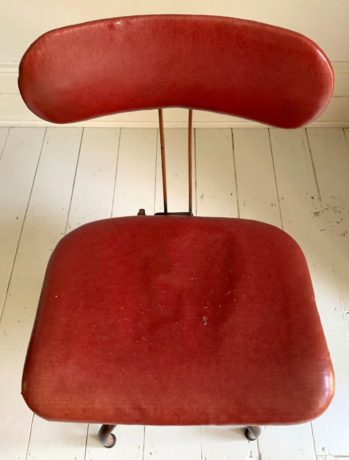 photo furniture Vintage Industrial Machinist's / Factory / Dentist Chair Red Vinyl