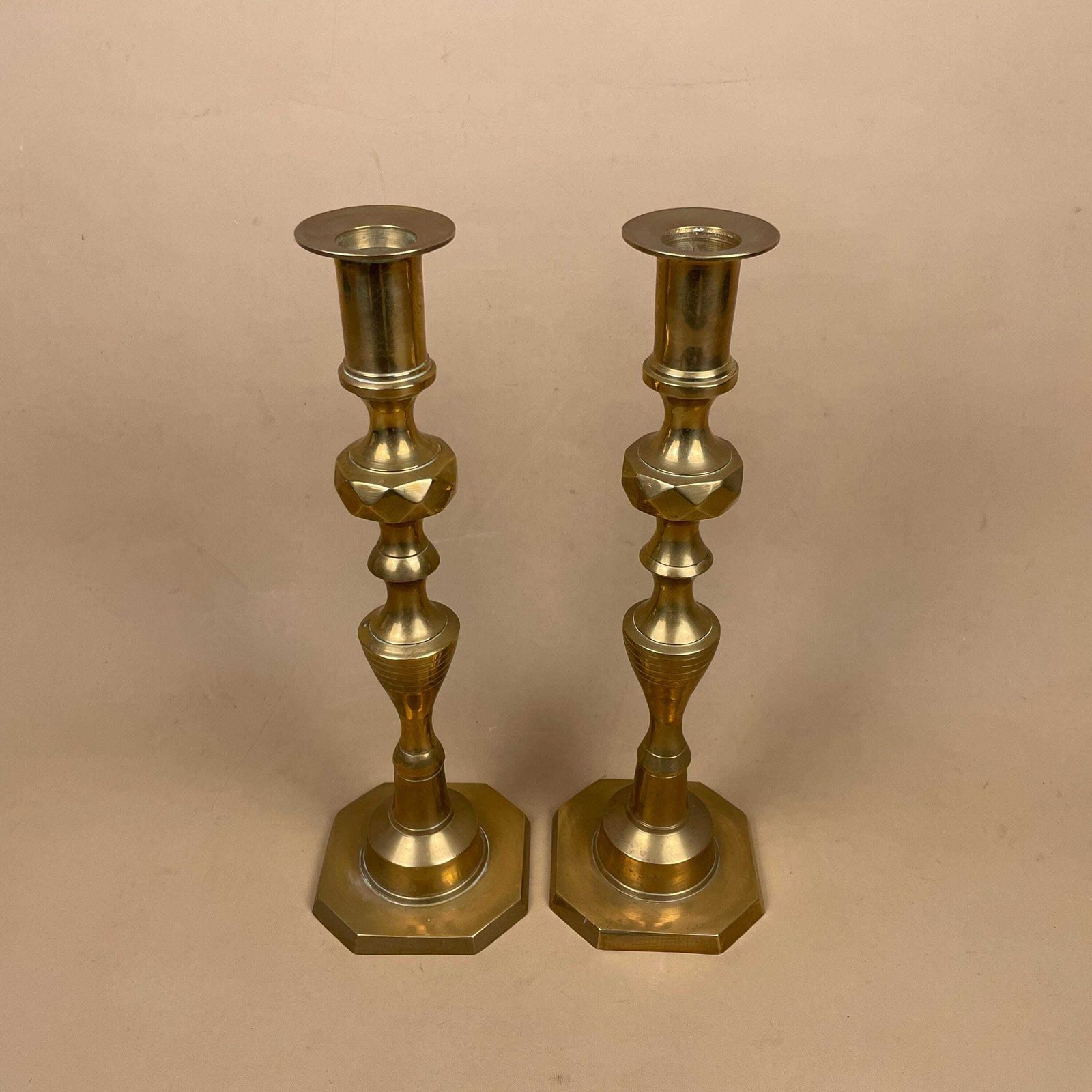 Antique Matching Pair Of Gold Brass Metal Candlestick Candle Stick Holders Vintage Column Taper Dinner Candlesticks Base Pillar Holder