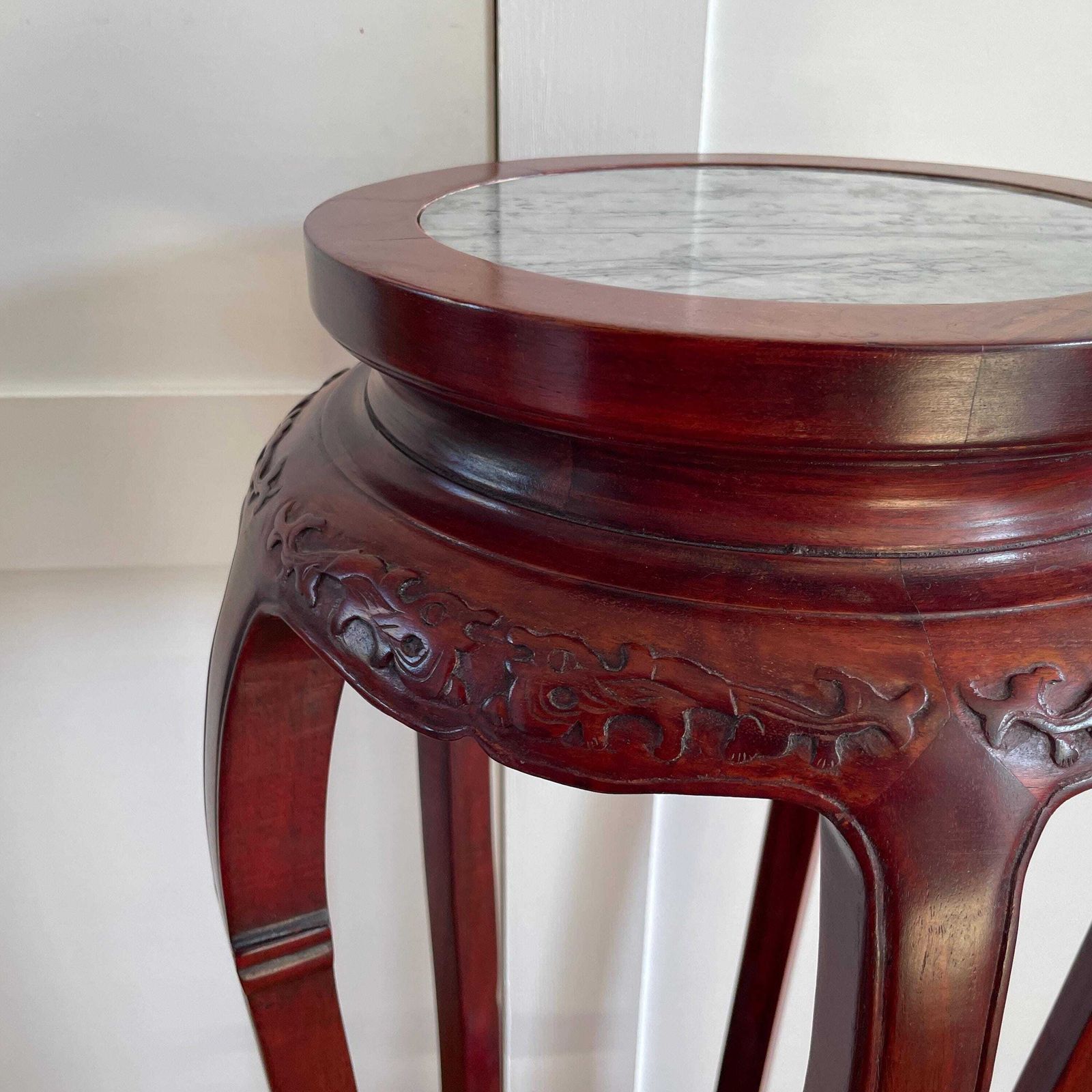 485.0 Antique Oriental Plant Stand Table Carved Wooden Marble Top Chinese Sculpture Carved Display Floral Carving Round Accent Lamp Side Pedestal photo