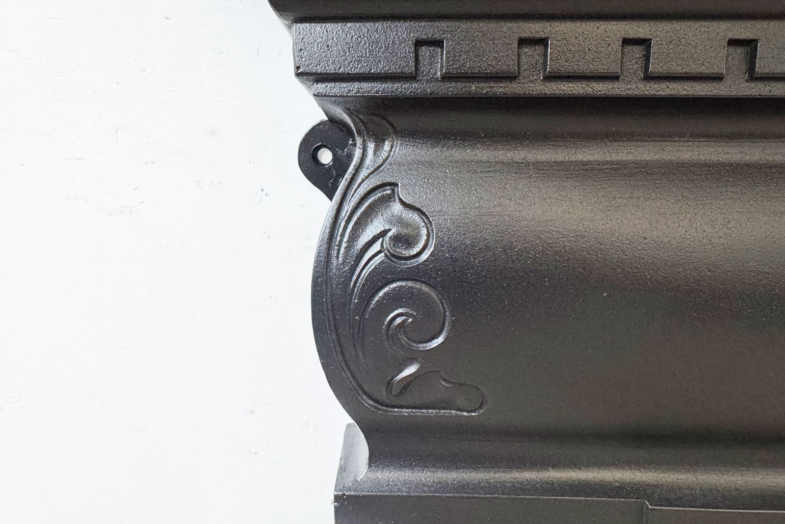Antique Late Victorian Cast Iron Fireplace Surround photo vinterior