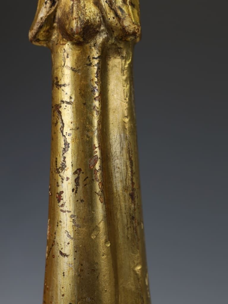 photo vinterior A Late 18th Century Italian Neoclassical Giltwood Candlestick