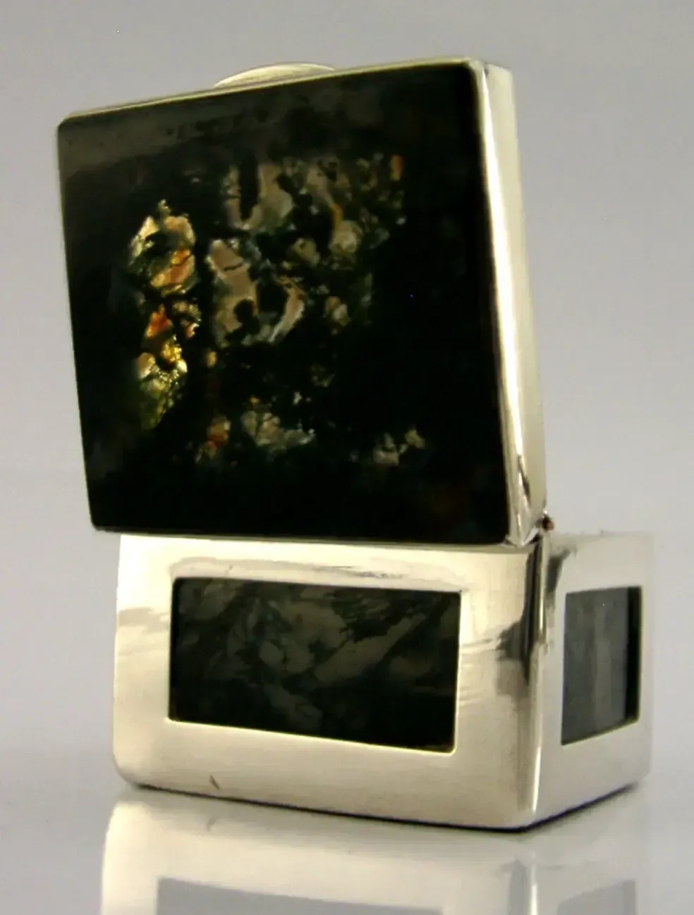 Indiaas massief zilveren doosje met mosagaat, ca. 1920, antiek, 78 g photo furniture