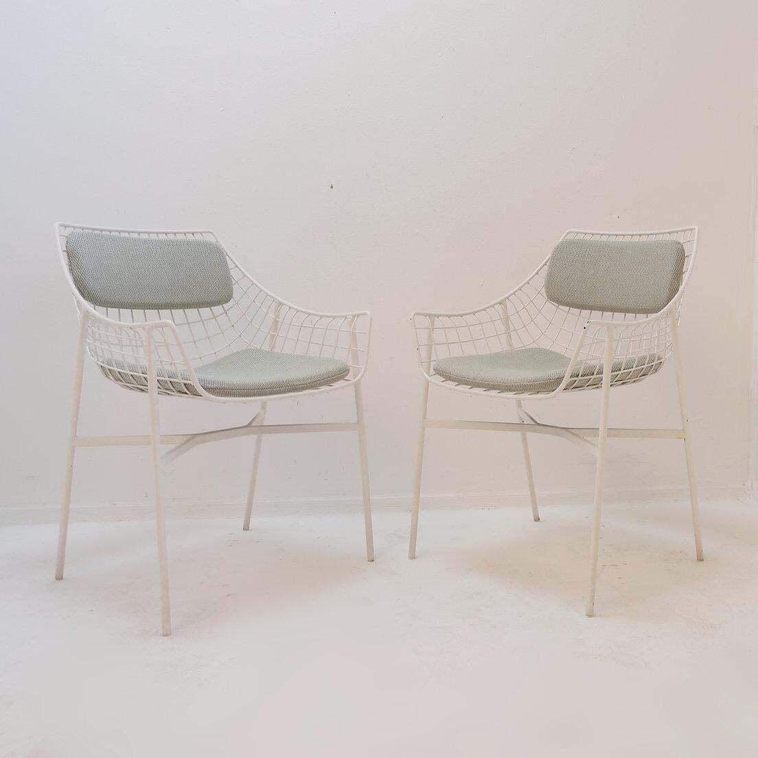 photo furniture Set Of 8 Modern Armchairs In White Lacquered Steel