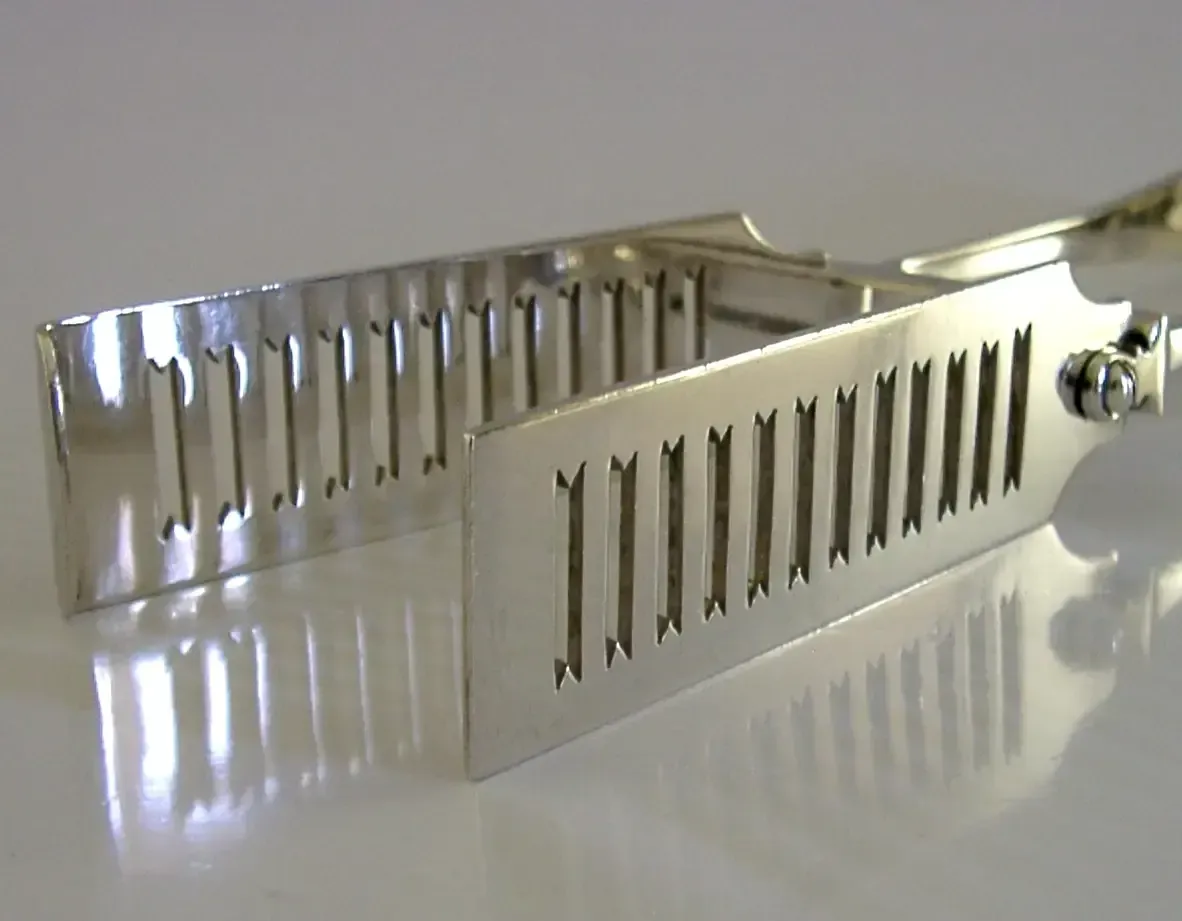 Edwardian Taylor Family Crest Sterling Silver Serving Tongs 1903 136g