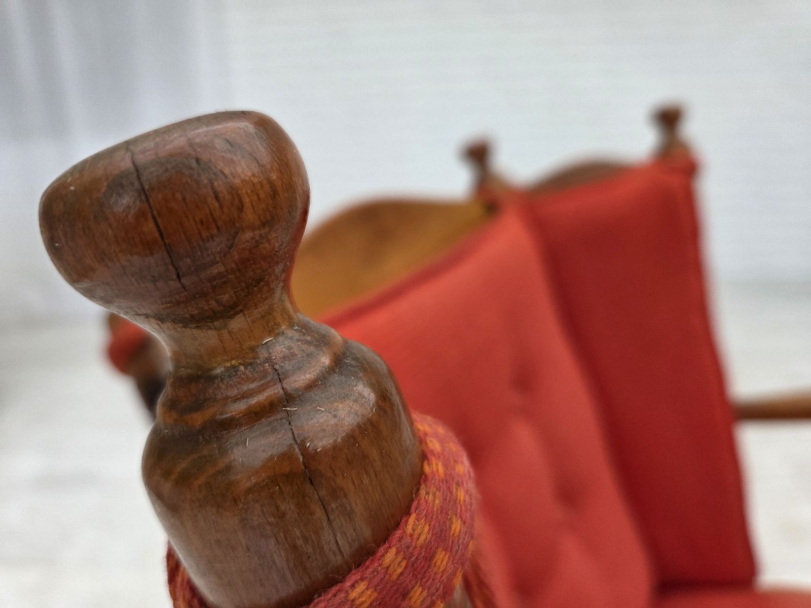 photo vinterior 1960s, Scandinavian Armchair, Red Furniture Wool, Beech Wood.