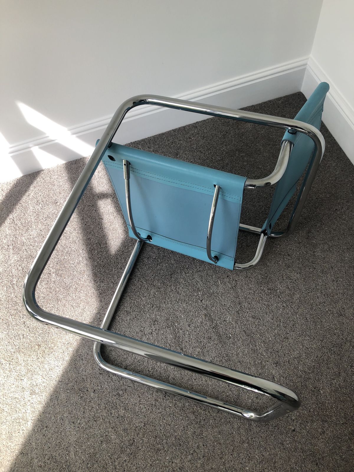 Six Cantilevered Office/Dining Chairs In Turquoise Blue Leather And Chrome photo vinterior