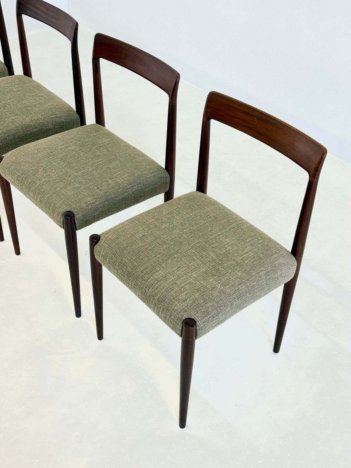 Set Of 4 Lübke Dining Chairs With Rosewood photo vinterior