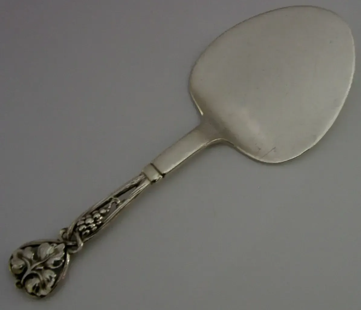 Pelle à pâtisserie Liberty & Co Arts & Crafts en argent massif sterling 78 g, 1924 photo Décoration