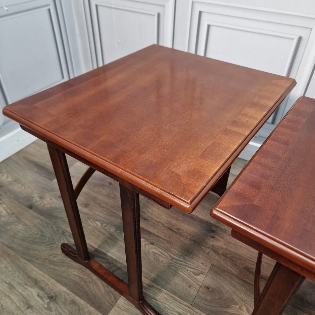 Vintage Mahogany Veneer Tables Nest Of 3 – Square Tops – Retro Side Lamp Tables photo for sale