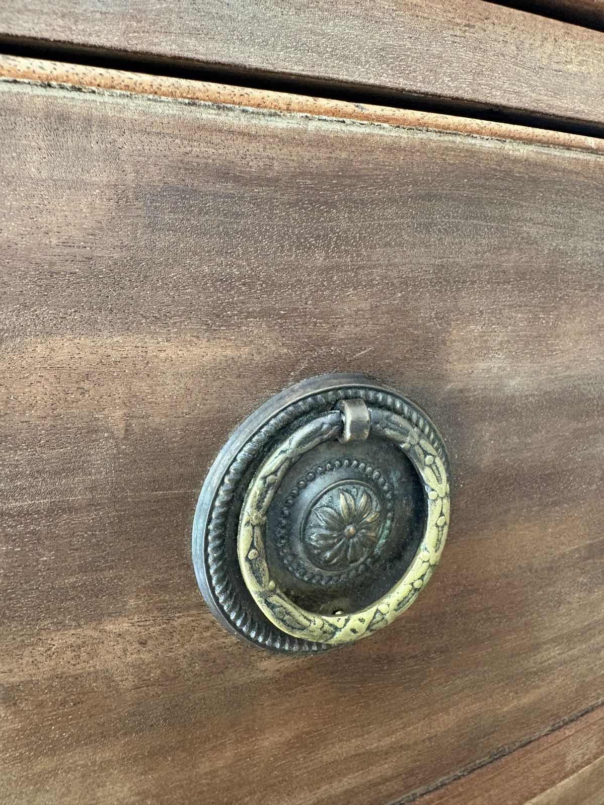 photo vinterior Antique Mahogany Bow Fronted Chest Of Drawers ( Separated Into Two Parts )