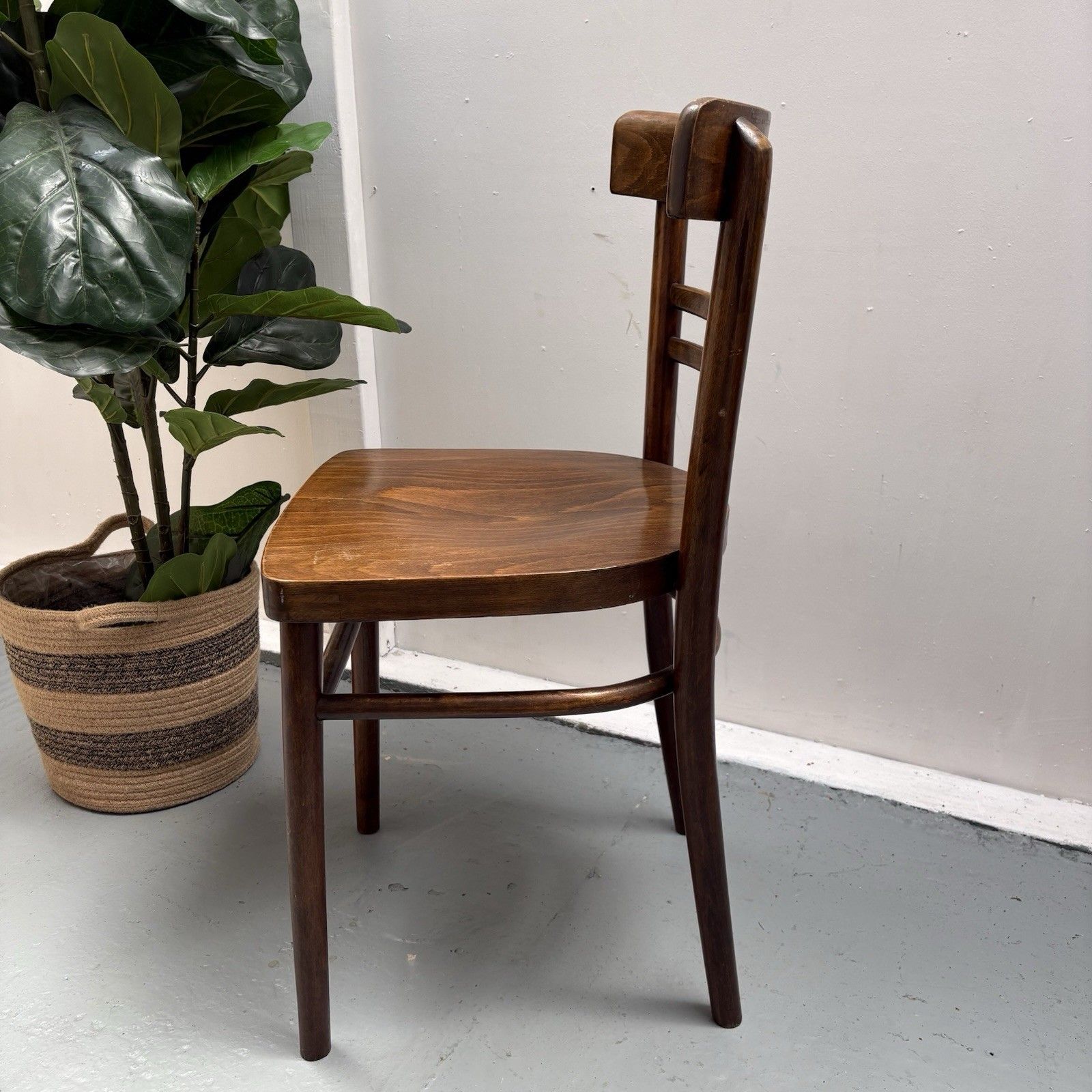 Classic Dark Bentwood & Ply Bistro Style Cafe Chair photo vinterior