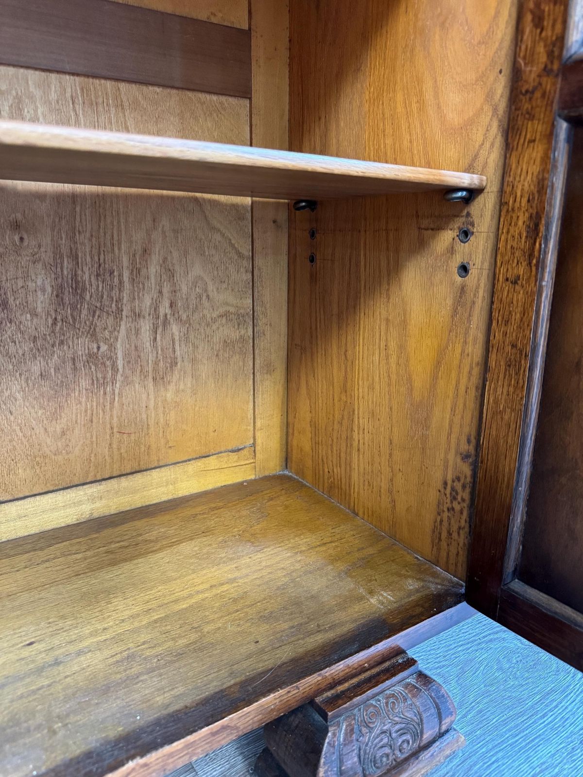 photo furniture Large Vintage Wooden Glass Drinks Display Trophy Cabinet With Key Lockable